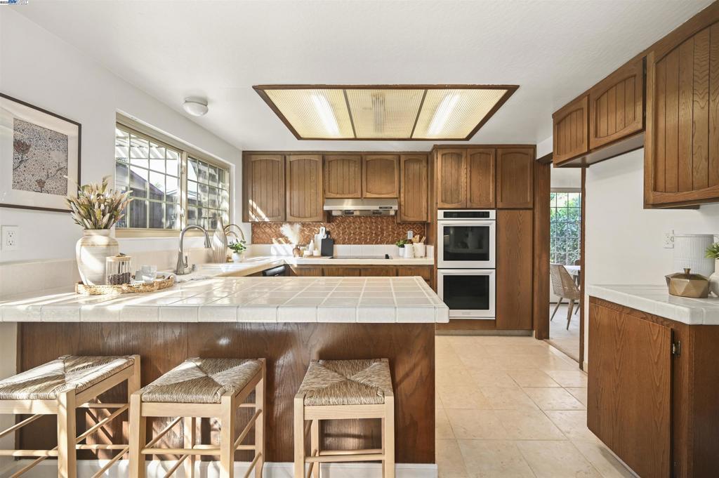 TOWN AND COUNTRY - Residential