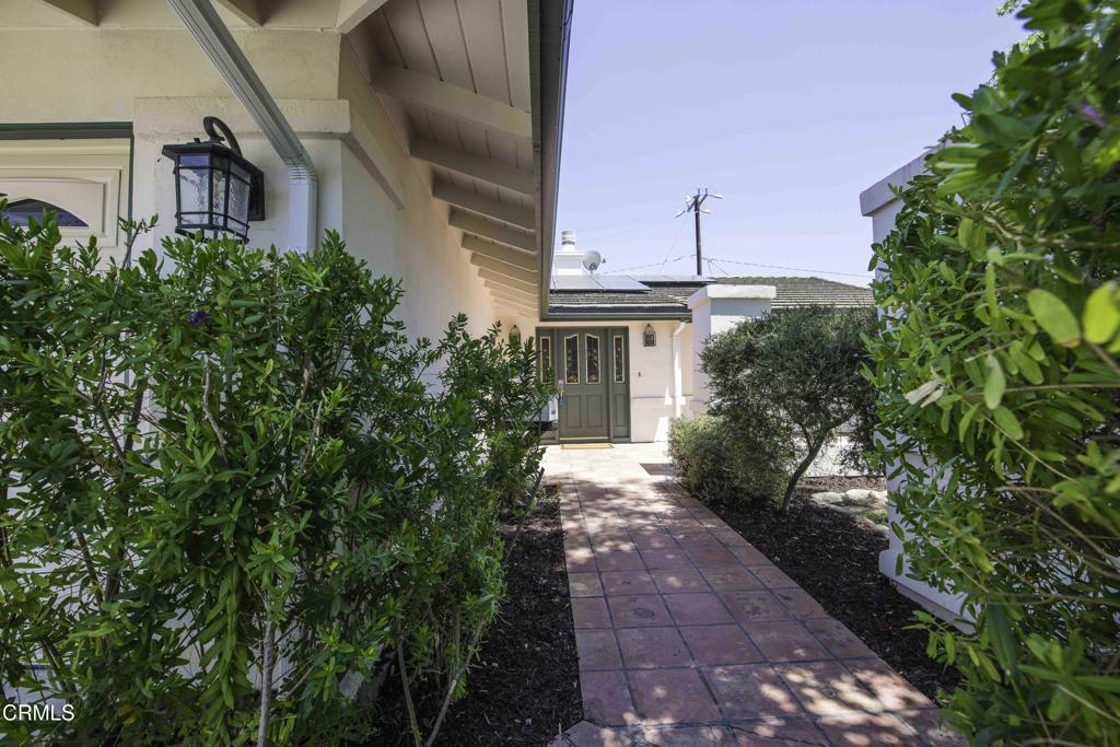 206 S Carrillo Road
