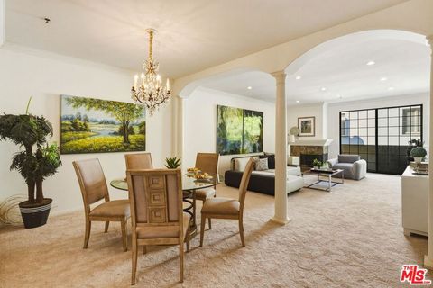 Photo of 930 N Doheny Drive #308, West Hollywood, CA 90069 (MLS # 26665051)