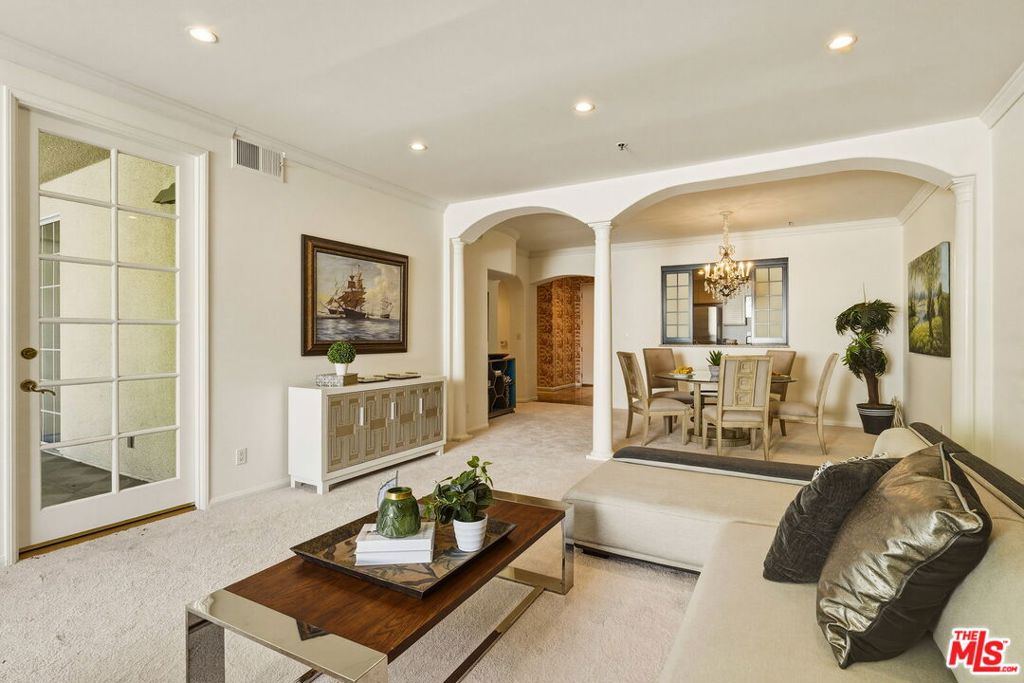 930 N Doheny Drive 308