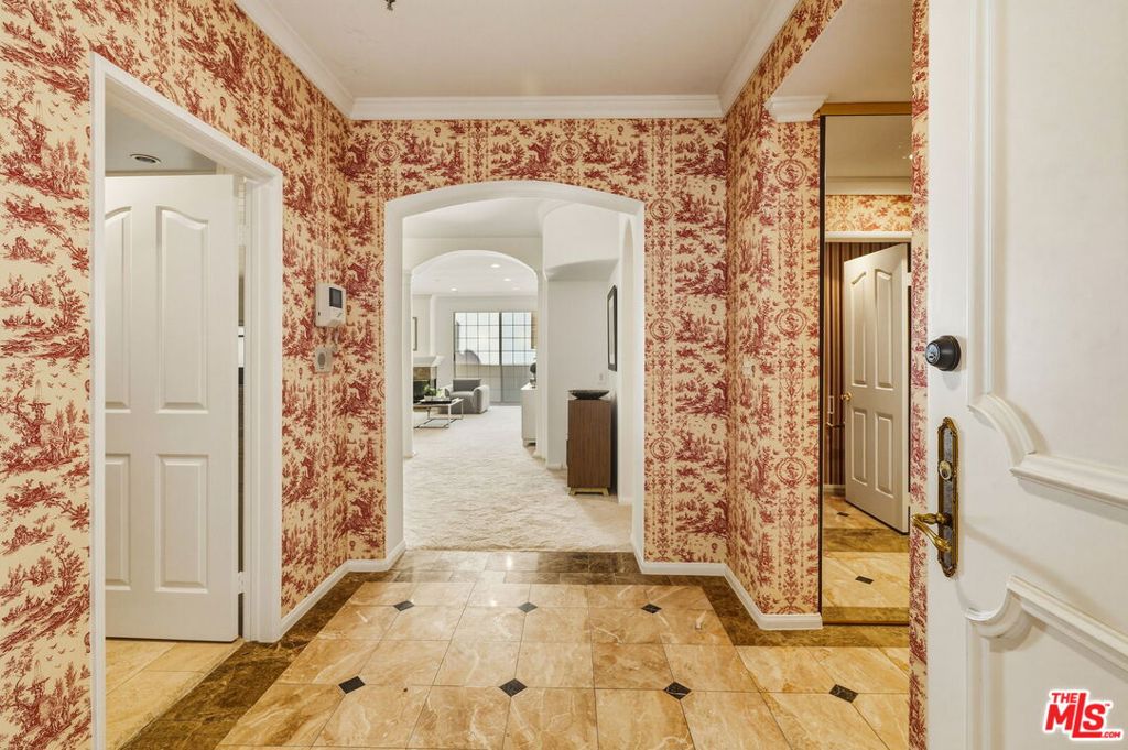 930 N Doheny Drive 308