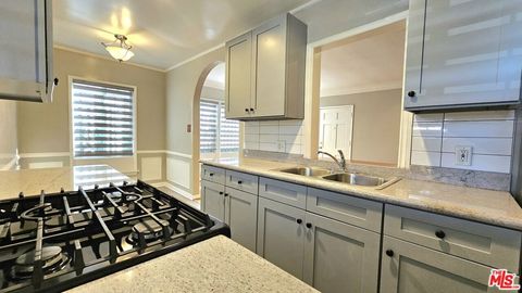 Photo of 1022 S Norton Avenue #A, Los Angeles, CA 90019 (MLS # 25613511)