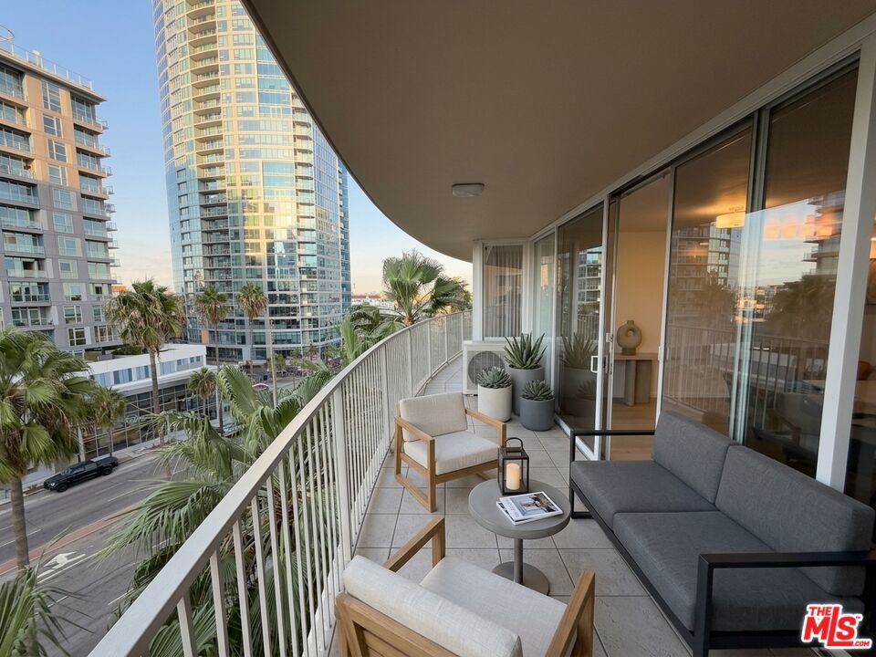 700 E Ocean Boulevard 1102