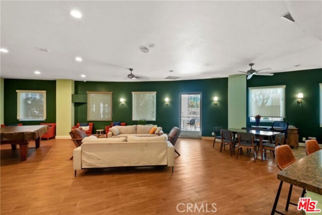 700 E Ocean Boulevard 1102