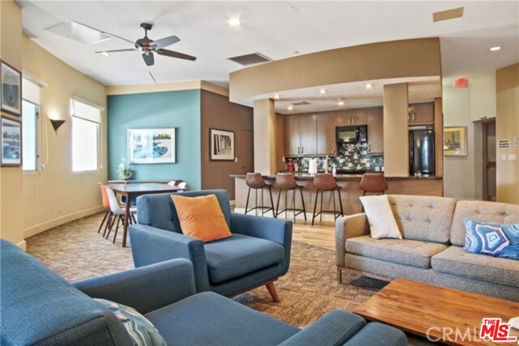 700 E Ocean Boulevard 1102