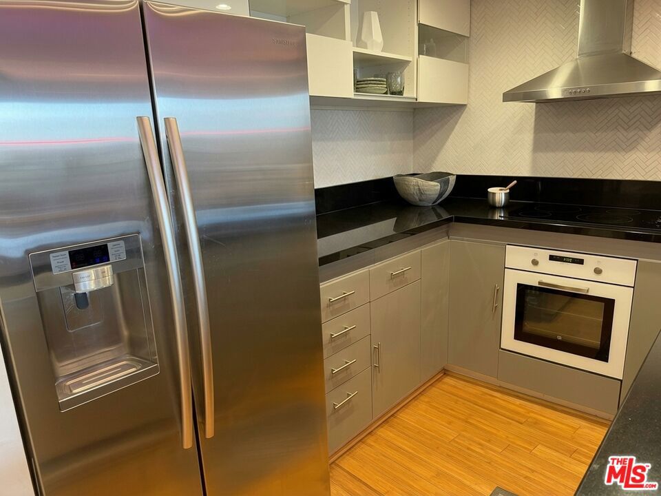 700 E Ocean Boulevard 1102