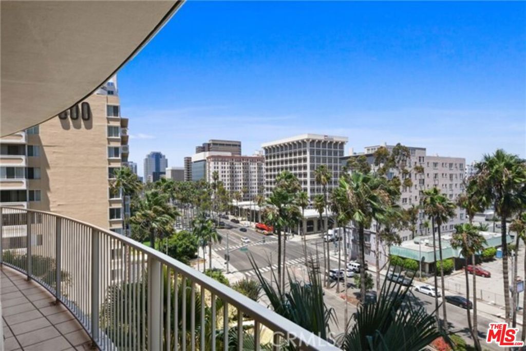 700 E Ocean Boulevard 1102