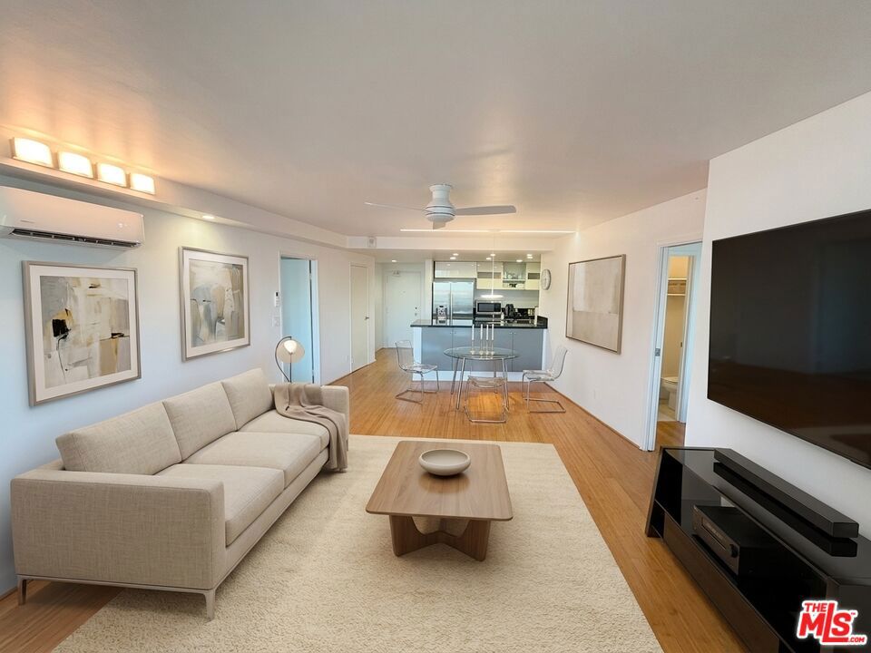 700 E Ocean Boulevard 1102