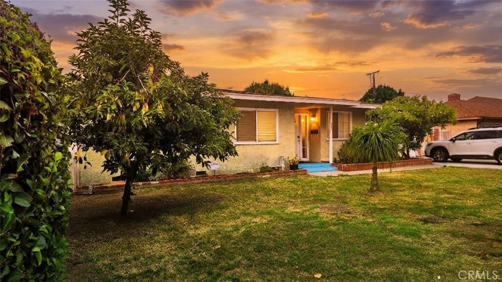 423 E Francisquito