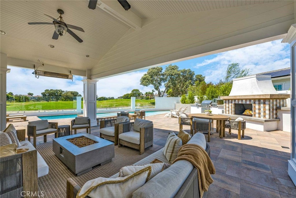 19581 Summer Breeze LN, Huntington Beach CA 92648
