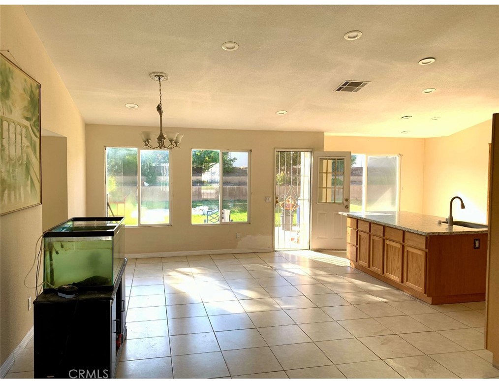 10576 Horseshoes Dr