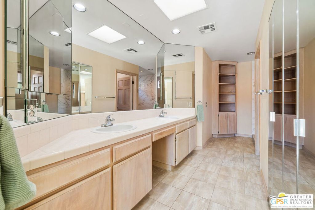 Palm Desert C.C. - Residential