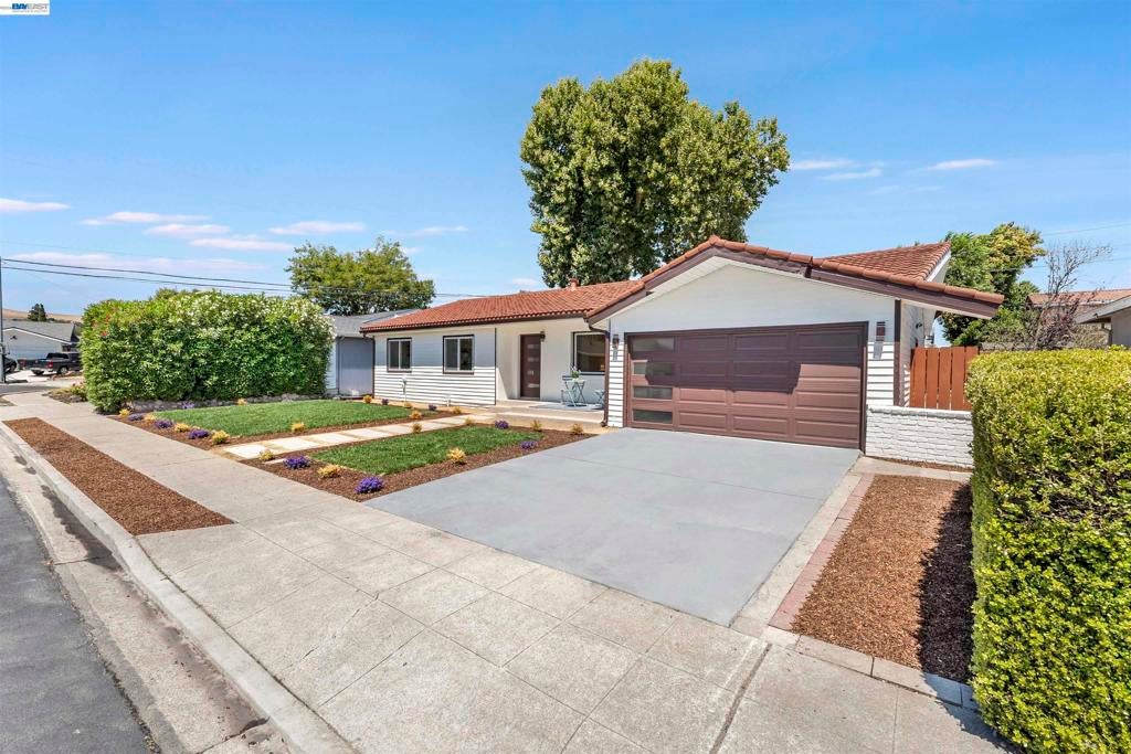 7832 Gardella Dr