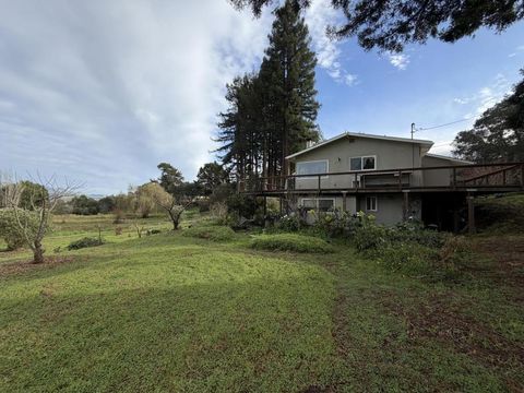 Photo of 250 Robin Meadow Lane, Watsonville, CA 95076 (MLS # ML82035864)