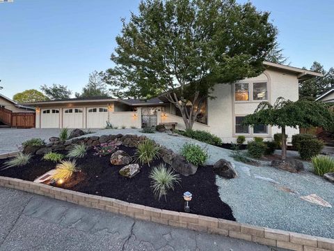 Photo of 143 Valley Oaks Dr Dr, Alamo, CA 94507 (MLS # 41114127) Photo of 143 Valley Oaks Dr Dr, Alamo, CA 94507 (MLS # 41114127)