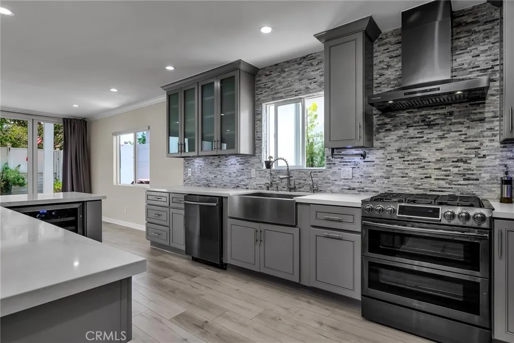 Encino, California 91316, United States, 4 Bedrooms Bedrooms, ,3 BathroomsBathrooms,Residential,Active,164511