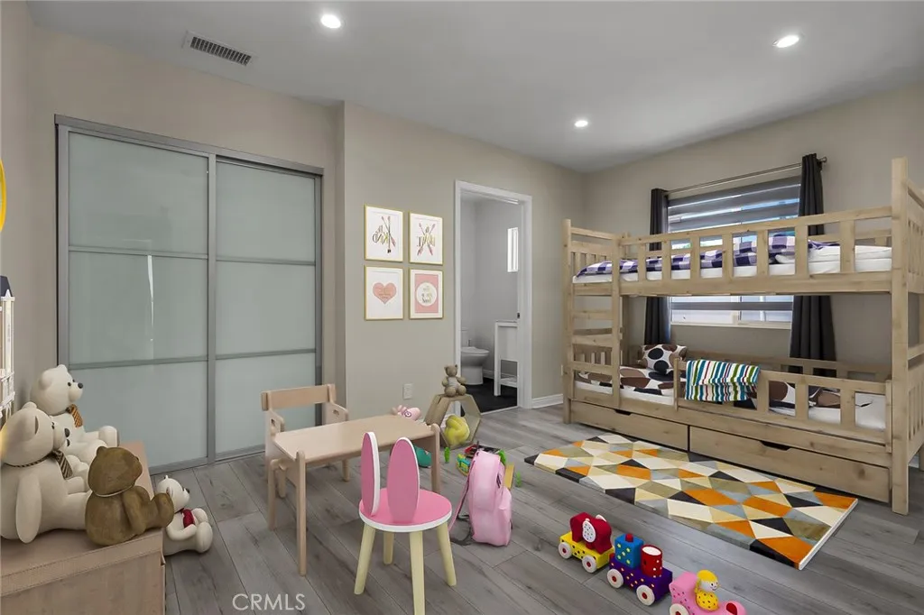 Encino, California 91316, United States, 4 Bedrooms Bedrooms, ,3 BathroomsBathrooms,Residential,Active,164511