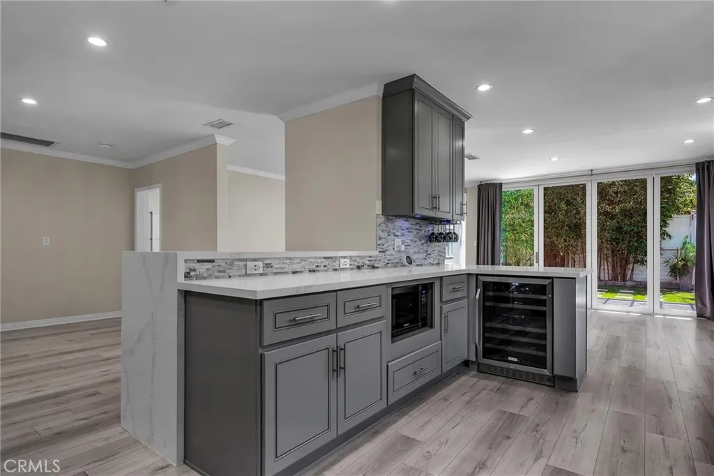 Encino, California 91316, United States, 4 Bedrooms Bedrooms, ,3 BathroomsBathrooms,Residential,Active,164511