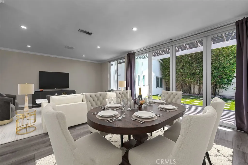 Encino, California 91316, United States, 4 Bedrooms Bedrooms, ,3 BathroomsBathrooms,Residential,Active,164511