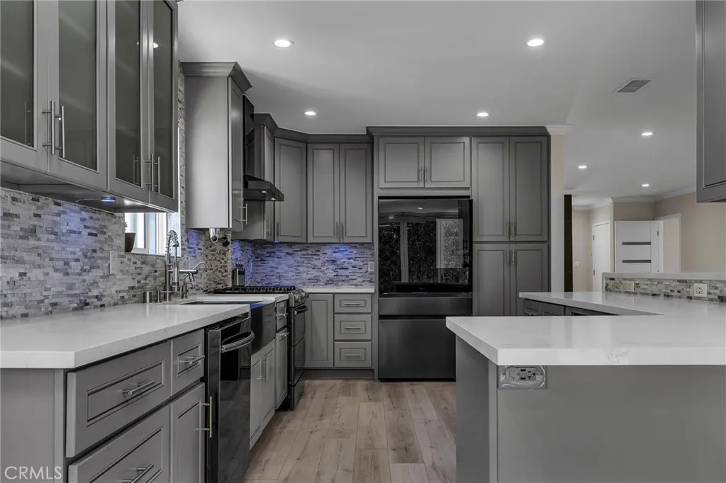 Encino, California 91316, United States, 4 Bedrooms Bedrooms, ,3 BathroomsBathrooms,Residential,Active,164511