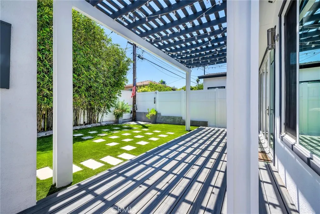 Encino, California 91316, United States, 4 Bedrooms Bedrooms, ,3 BathroomsBathrooms,Residential,Active,164511