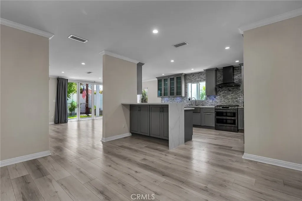 Encino, California 91316, United States, 4 Bedrooms Bedrooms, ,3 BathroomsBathrooms,Residential,Active,164511