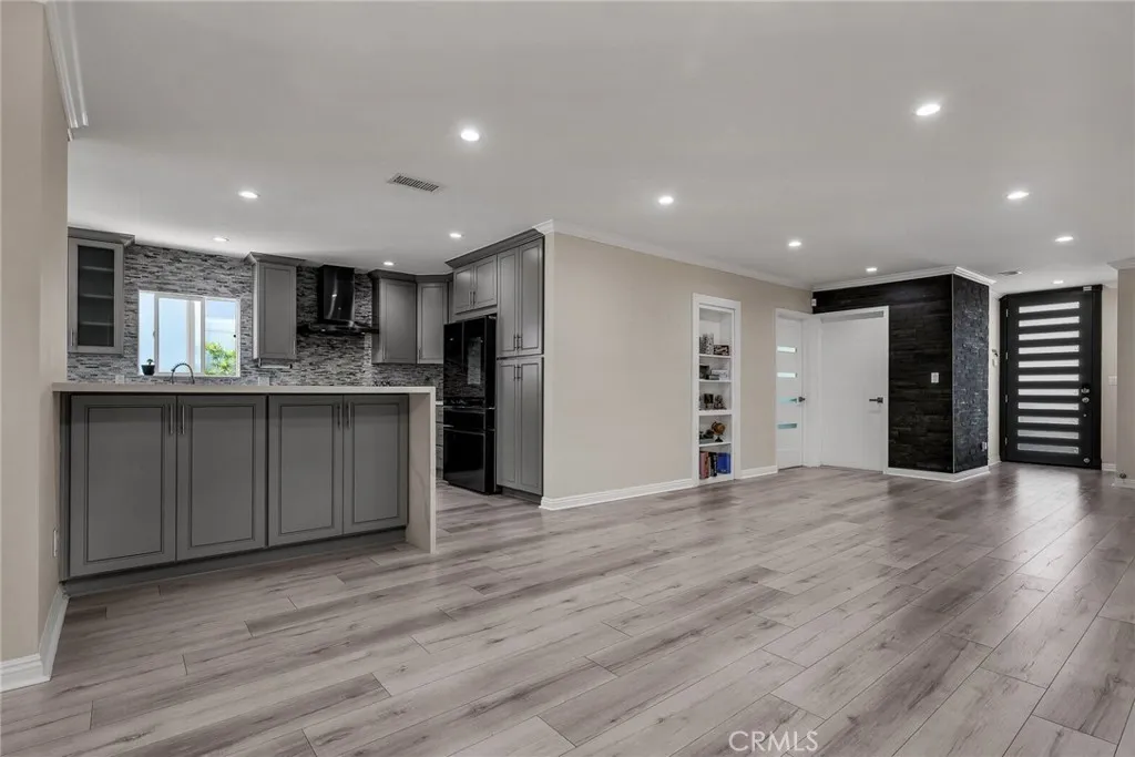 Encino, California 91316, United States, 4 Bedrooms Bedrooms, ,3 BathroomsBathrooms,Residential,Active,164511