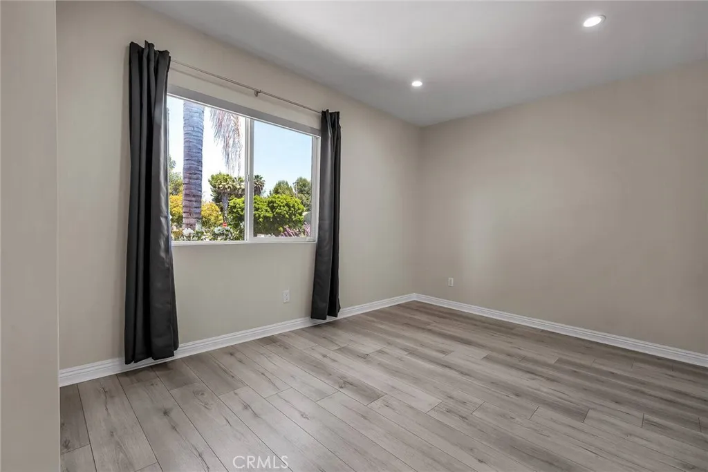 Encino, California 91316, United States, 4 Bedrooms Bedrooms, ,3 BathroomsBathrooms,Residential,Active,164511