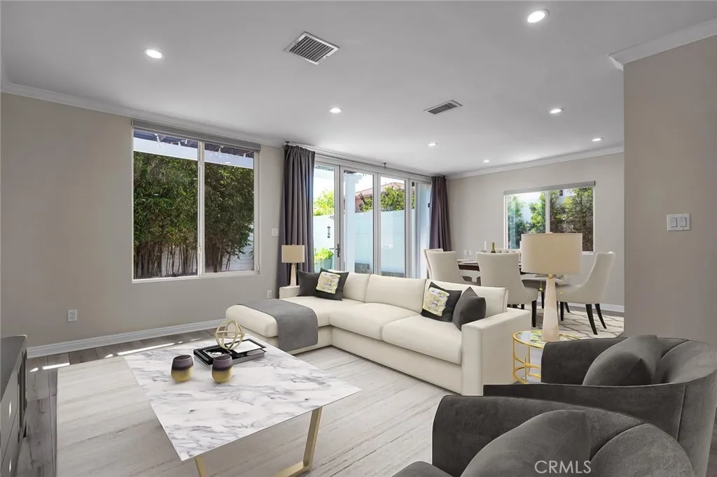 Encino, California 91316, United States, 4 Bedrooms Bedrooms, ,3 BathroomsBathrooms,Residential,Active,164511