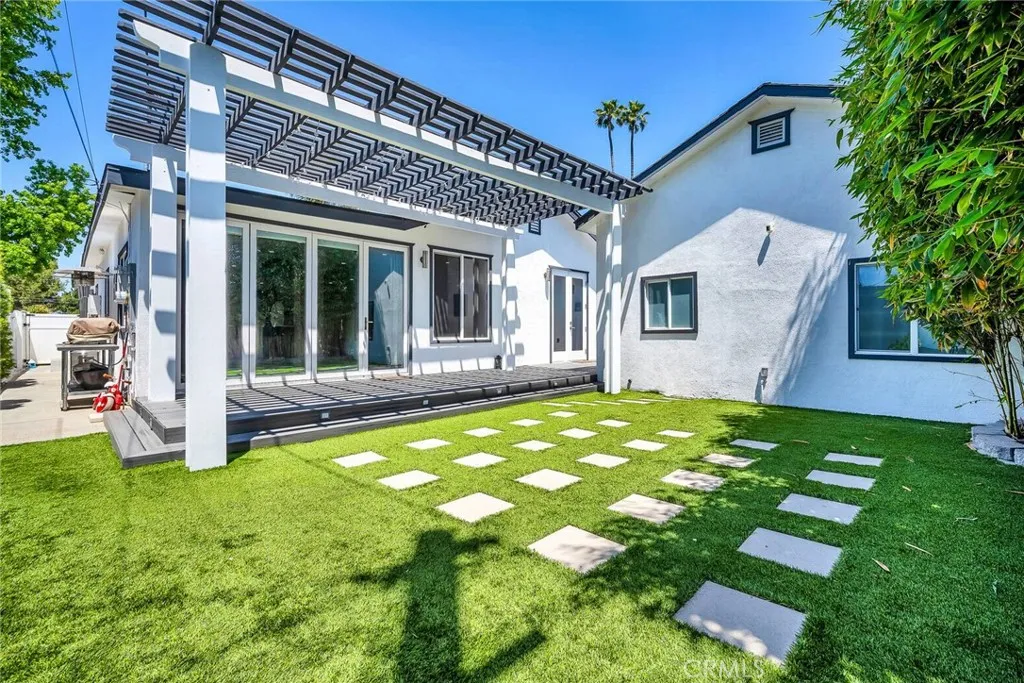 Encino, California 91316, United States, 4 Bedrooms Bedrooms, ,3 BathroomsBathrooms,Residential,Active,164511