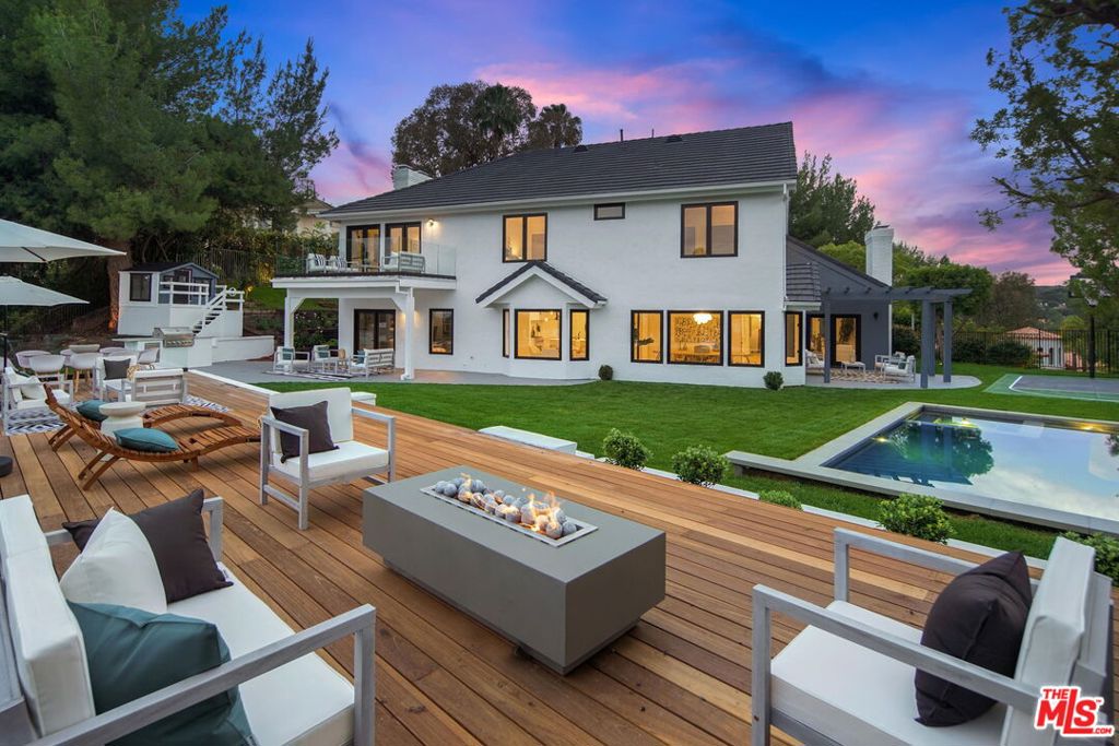 4050 Clarinda Drive