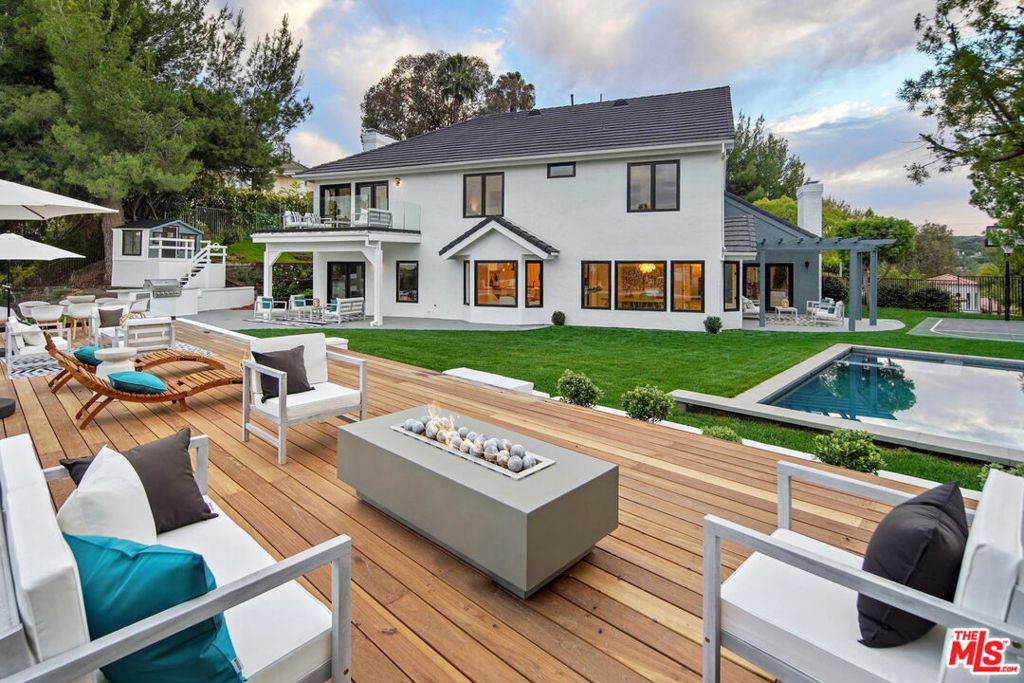 4050 Clarinda Drive, Tarzana CA 91356