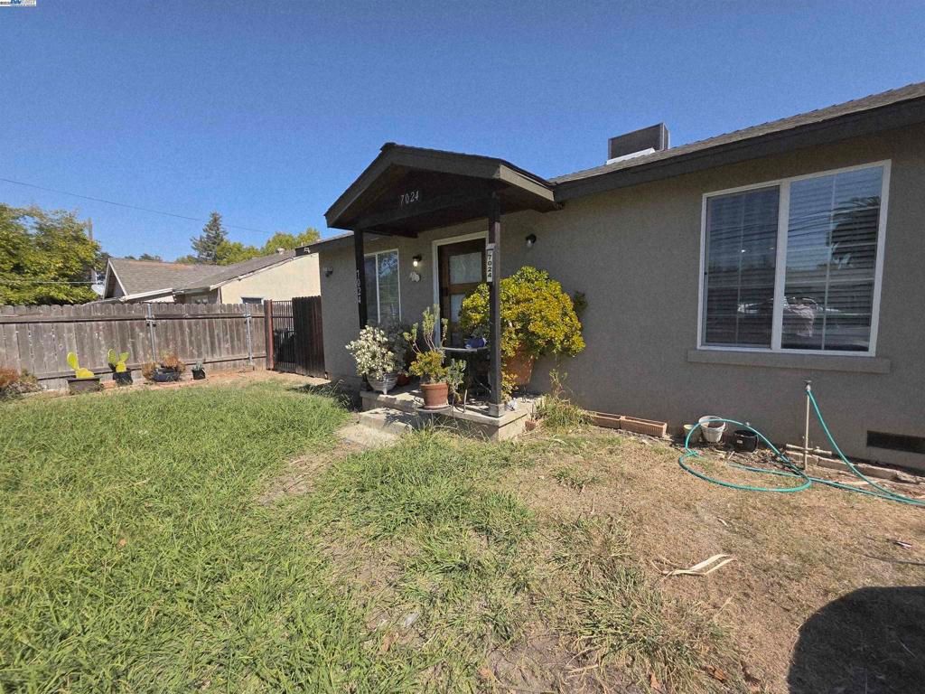 Photo of 7024 10th St St, Rio Linda, CA 95673 (MLS # 41113835)