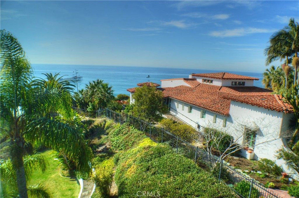 411 Avenida Granada 4F