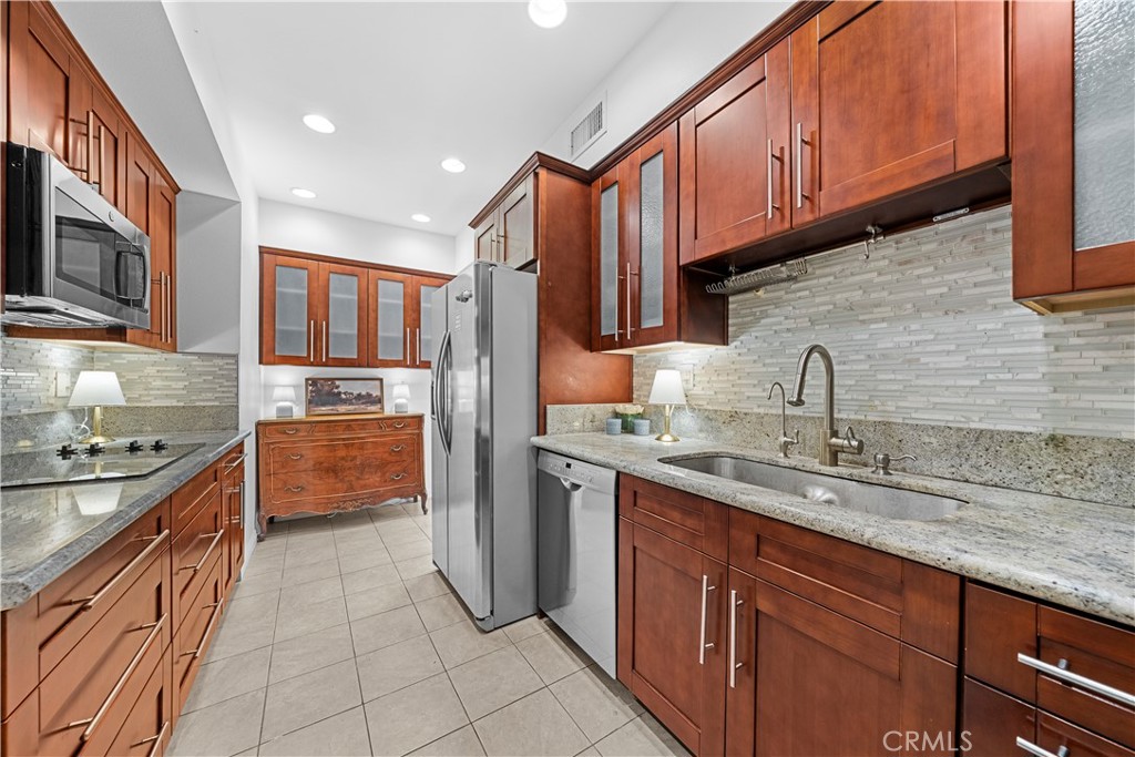 1509 Greenfield Avenue 106