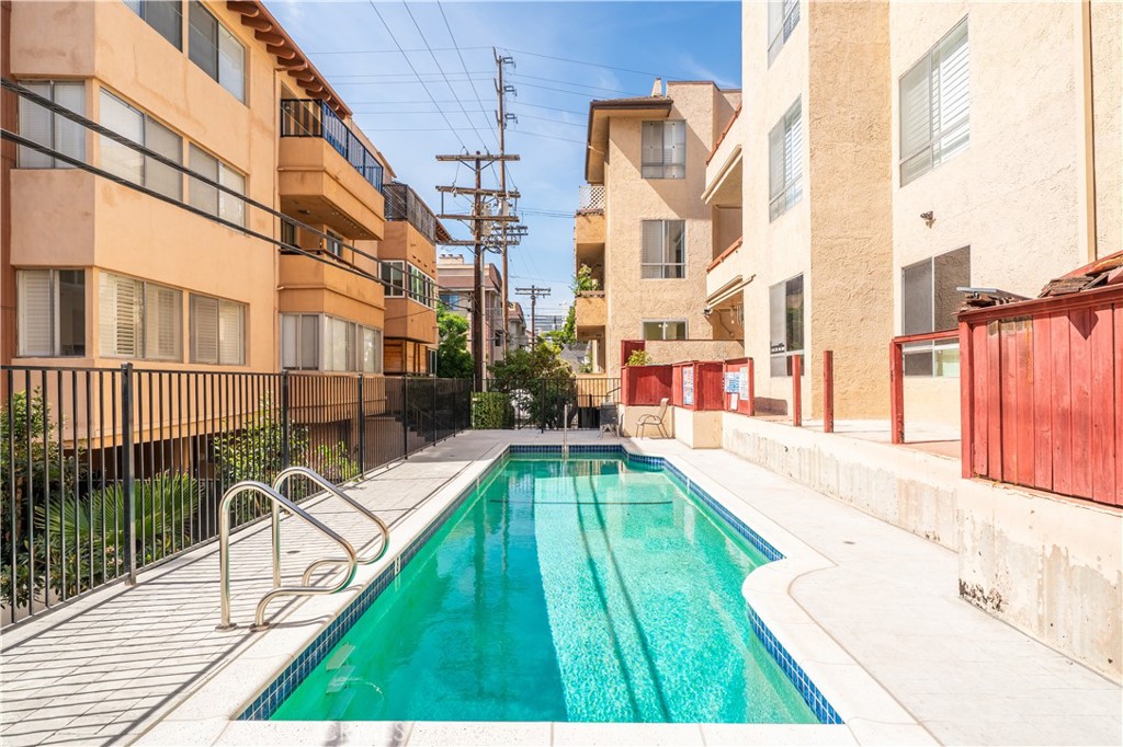 1509 Greenfield Avenue 106