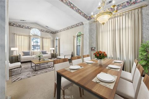 Photo of 6910 Safflower Ct, Bakersfield, CA 93313 (MLS # SR25273551)