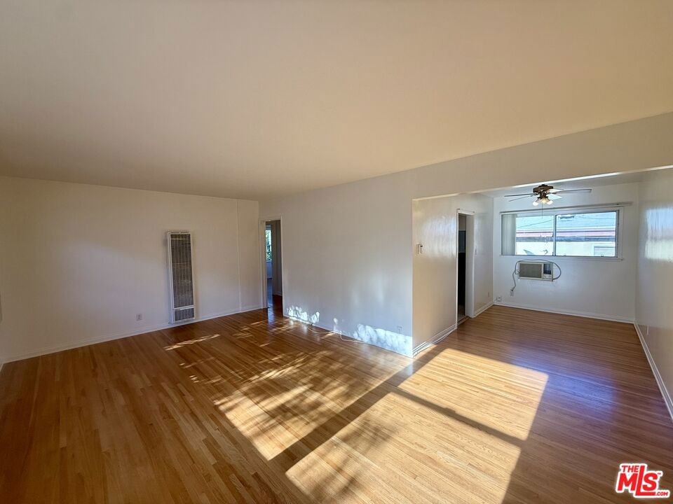 14944 DICKENS Street 3