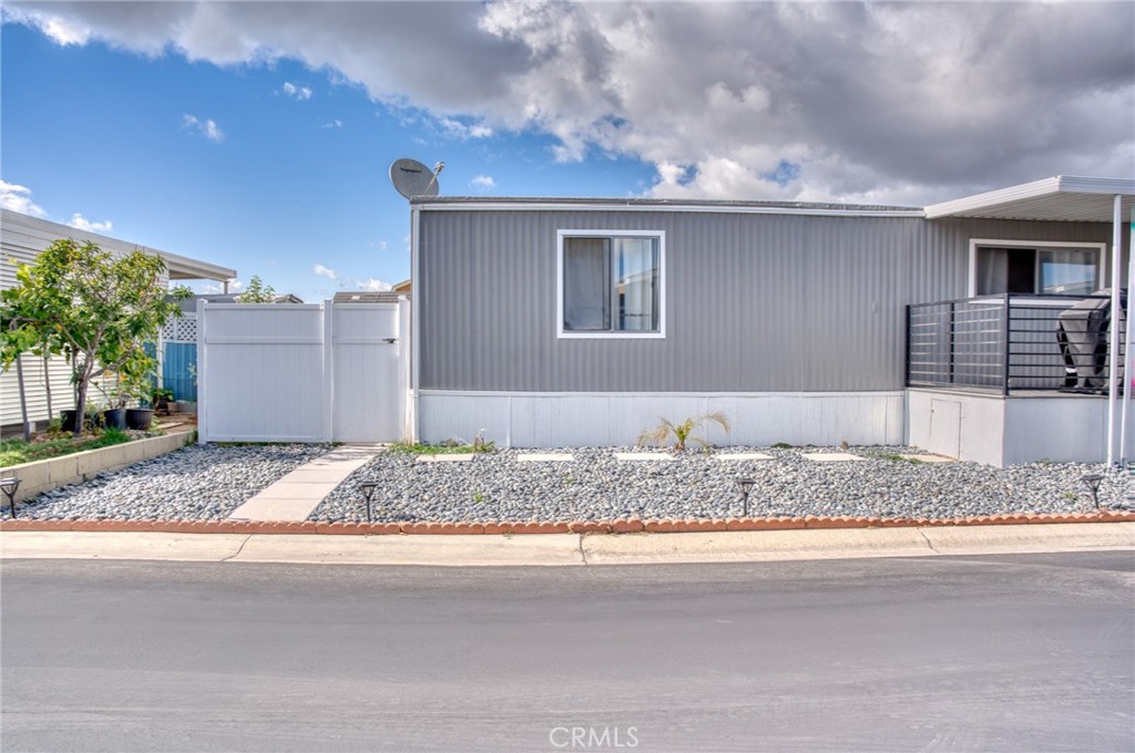 1065 Lomita 183