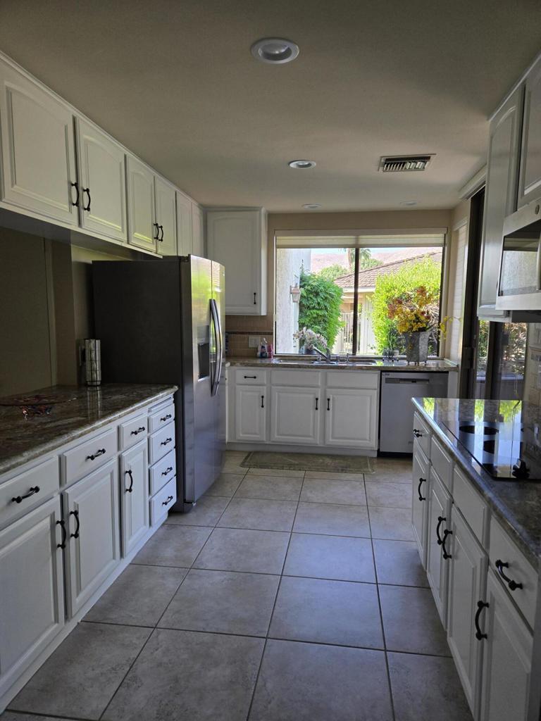 The Springs C.C. - Residential Lease