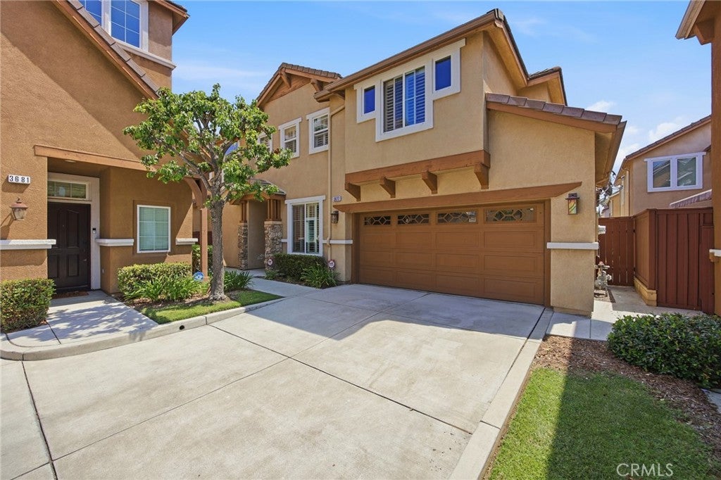 3677 W Chapman
