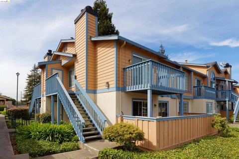 Photo of 67 Glenwood, Hercules, CA 94547 (MLS # 41150198)