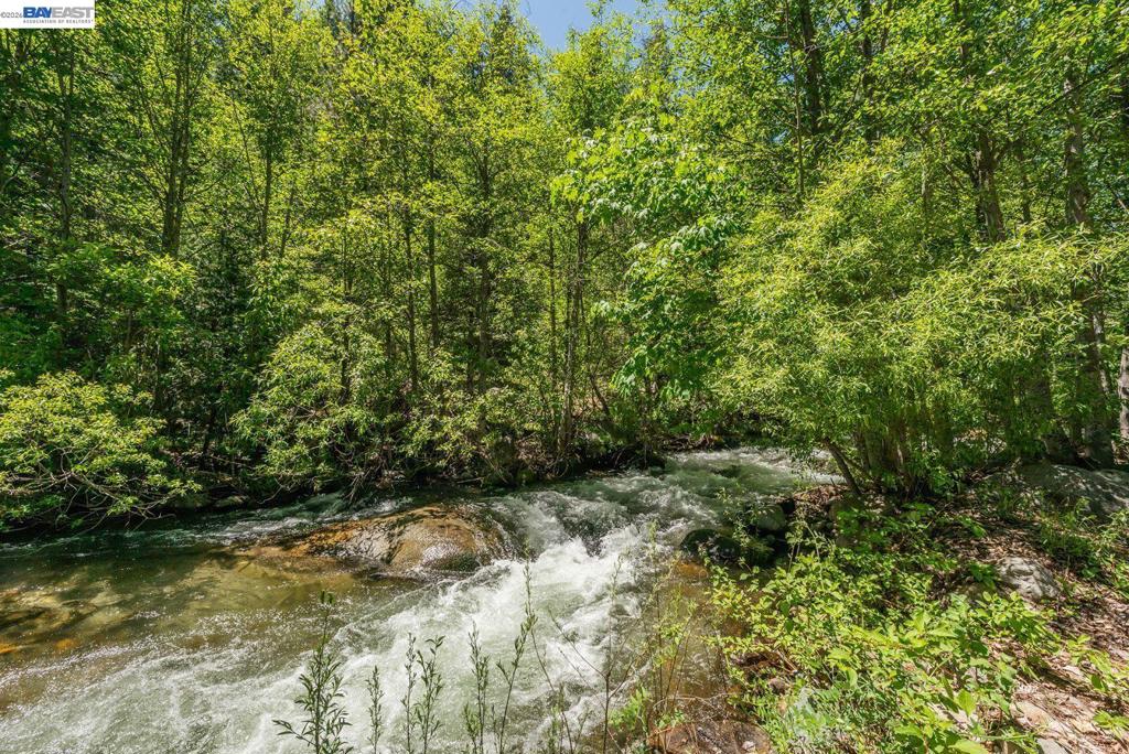 121 Mountain Aire Ln