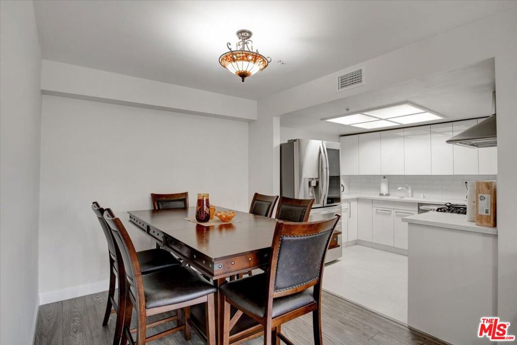 108 W Maple Street 27
