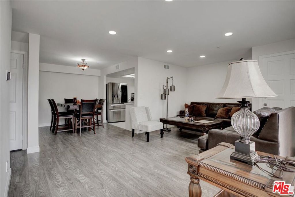 108 W Maple Street 27
