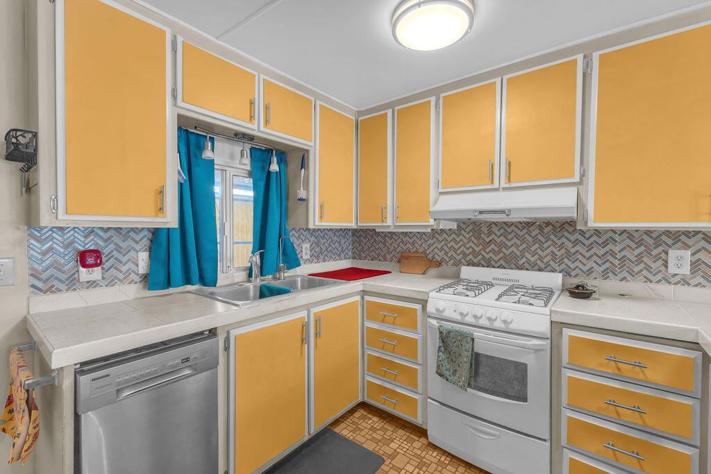 Safari Park - Manufactured In Park