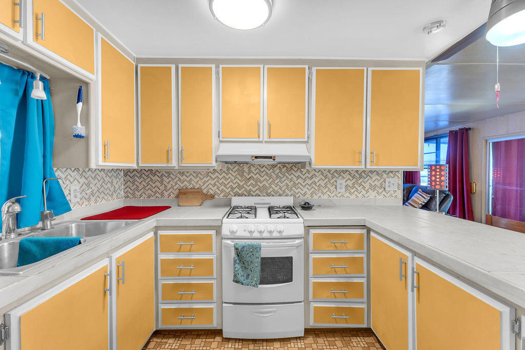 Safari Park - Manufactured In Park