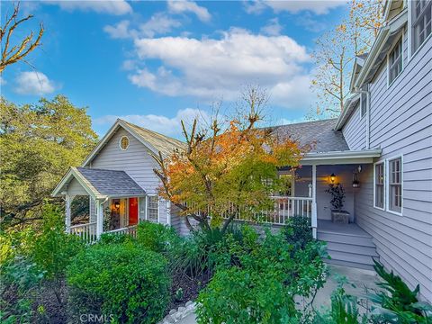 Photo of 5846 Fairview Place, Agoura Hills, CA 91301 (MLS # SR26009976)