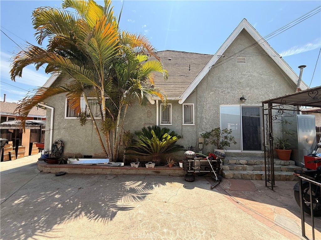 2527 Flower Street