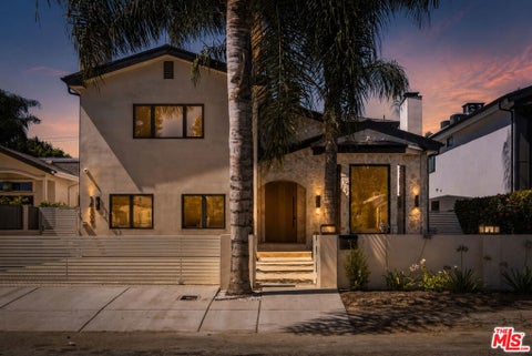 Photo of 14807 Otsego Street, Sherman Oaks, CA 91403 (MLS # 26997559)